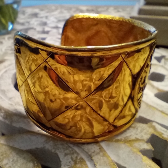 **SALE** Chanel  31 Rue Cambon Gold Cuff Bracelet - 100% Authentic - Picture 3 of 8